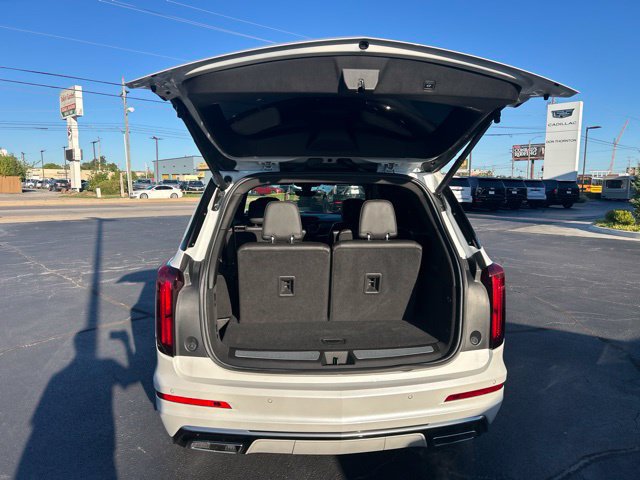 Used 2022 Cadillac XT6 Premium Luxury w/ Technology Package FWD image 8
