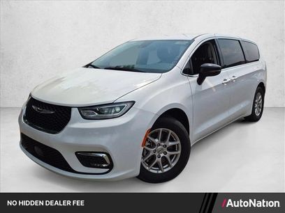 Used 2024 Chrysler Pacifica Touring-L