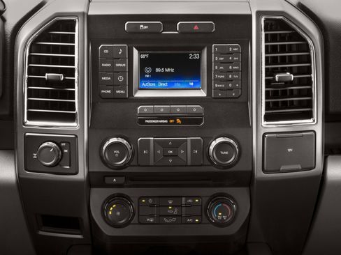 Used 2017 Ford F150 XLT w/ Equipment Group 302A Luxury RWD image 7