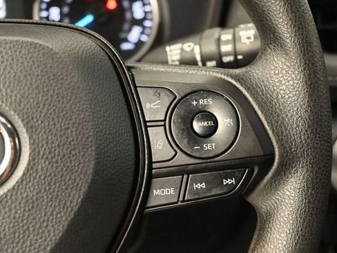 Used 2022 Toyota RAV4 XLE AWD/4WD image 20