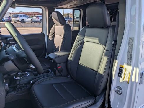 New 2026 Jeep Wrangler Unlimited Sahara AWD/4WD image 11