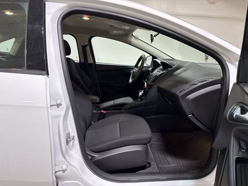Used 2016 Ford Focus SE w/ Reverse Sensing Package FWD image 21