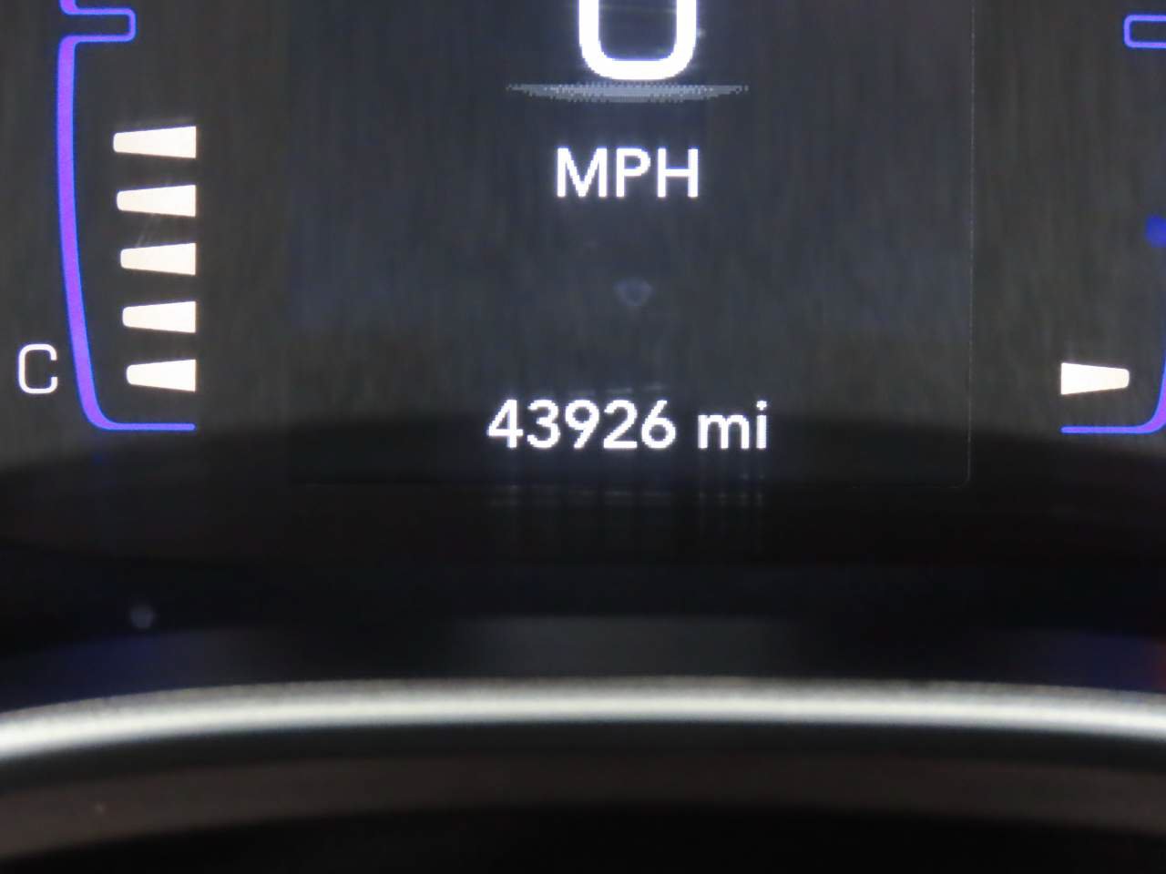 Used 2023 Chrysler Voyager LX FWD image 9