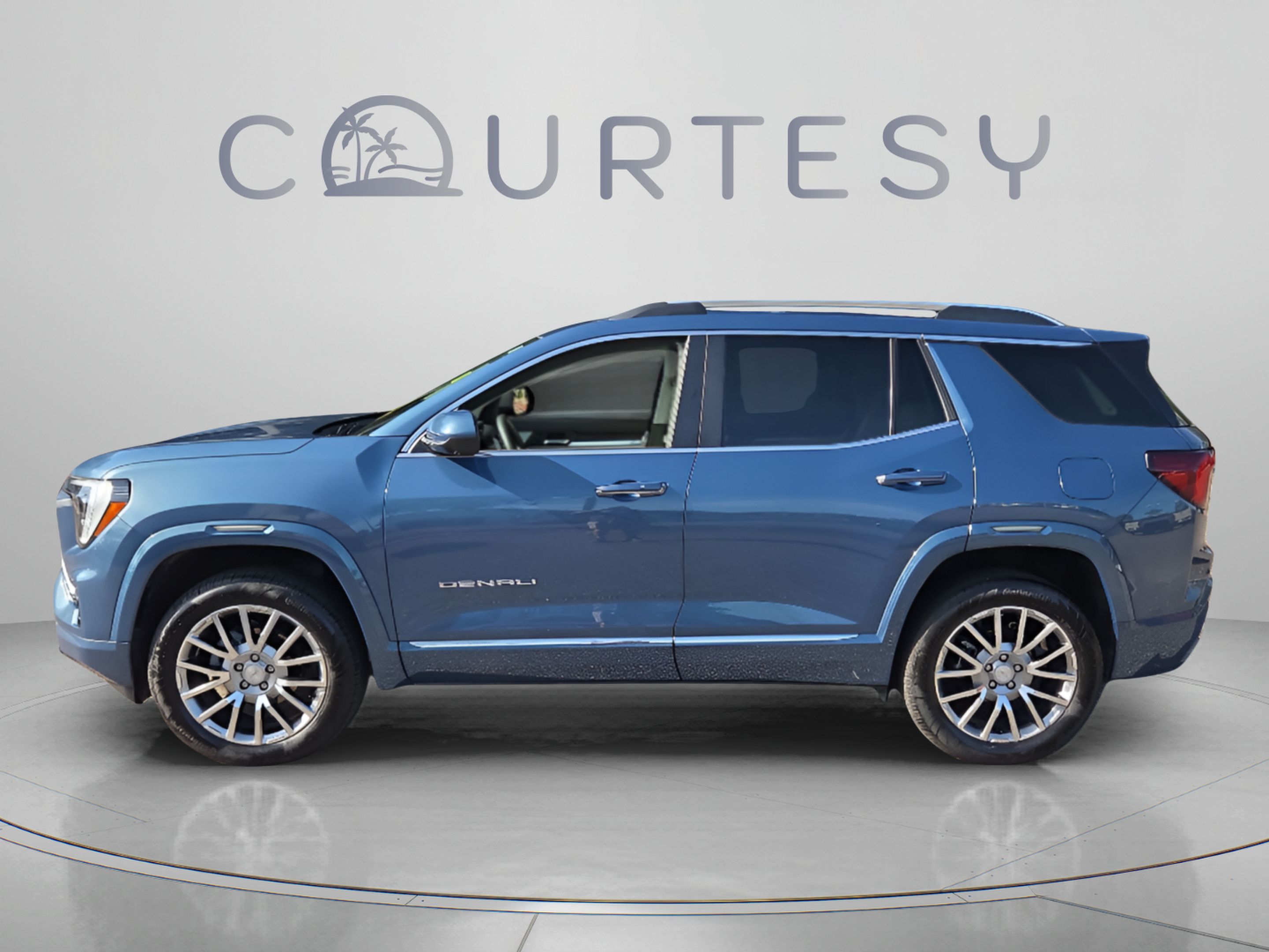 Used 2026 GMC Terrain Denali AWD/4WD image 2