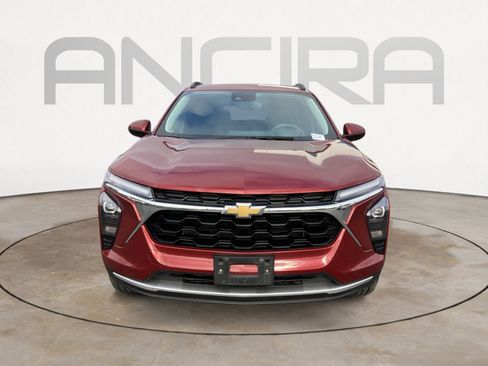 Used 2025 Chevrolet Trax LT image 8