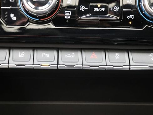 Used 2024 GMC Sierra 2500 Denali w/ Denali Reserve Package image 30