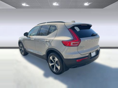 New 2026 Volvo XC40 B5 Core w/ Climate Package image 3