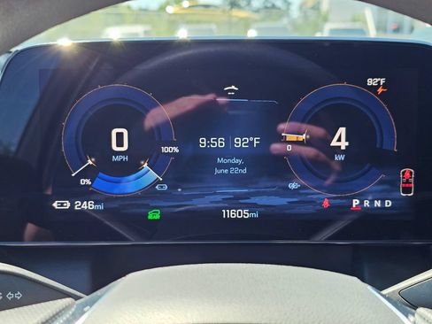Used 2025 Chevrolet Equinox EV LT FWD image 27