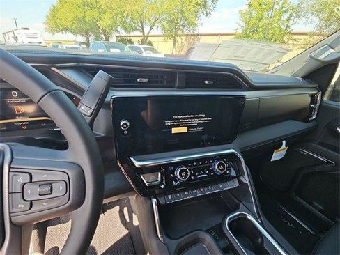 New 2026 GMC Sierra 2500 Denali w/ Denali Reserve Package image 11