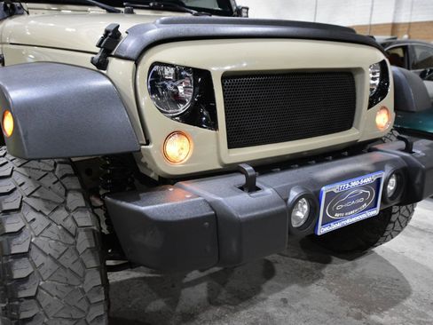 Used 2018 Jeep Wrangler Unlimited Sport S image 5