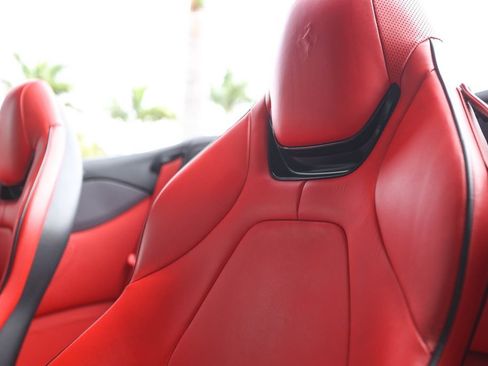 Certified 2019 Ferrari Portofino RWD image 43