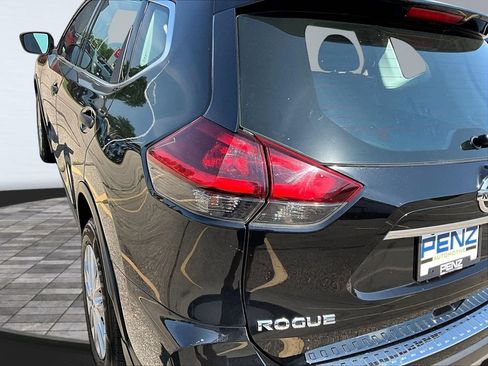 Used 2019 Nissan Rogue S AWD/4WD image 25