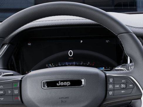 New 2025 Jeep Grand Cherokee Limited w/ Luxury Tech Group II image 43