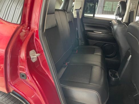 Used 2015 Jeep Compass Latitude AWD/4WD image 19