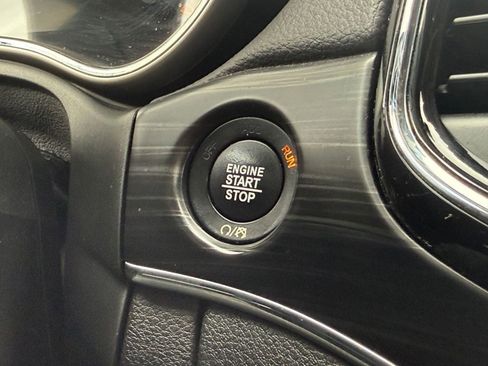 Used 2020 Jeep Grand Cherokee Limited image 36