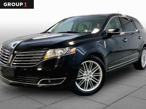Used 2019 Lincoln MKT AWD image 1