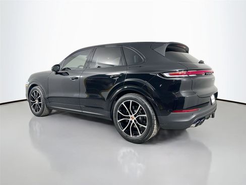 Used 2026 Porsche Cayenne Coupe AWD/4WD image 3