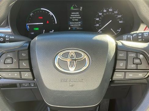Certified 2022 Toyota Sienna LE image 10
