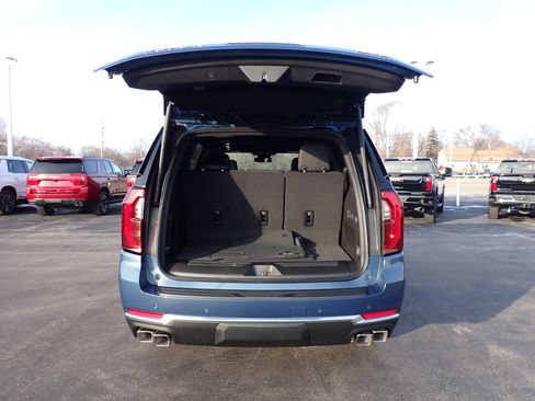 New 2026 GMC Yukon Denali w/ Sun & Power Step Package image 7