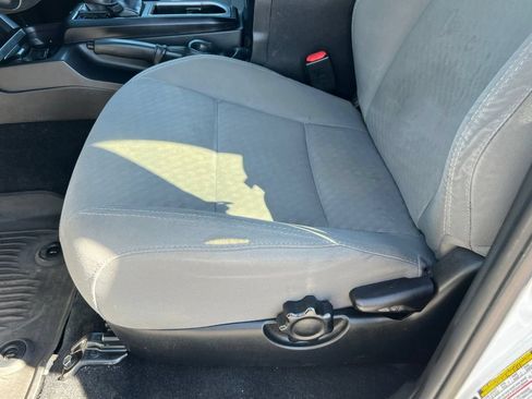 Used 2022 Toyota Tacoma SR AWD/4WD image 26
