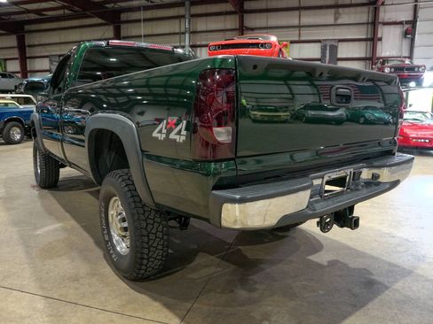 Used 2006 Chevrolet Silverado 2500 W/T w/ Snow Plow Prep Package AWD/4WD image 6
