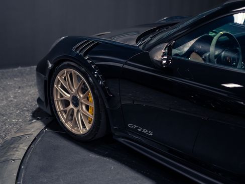 Used 2018 Porsche 911 GT2 RS RWD image 18