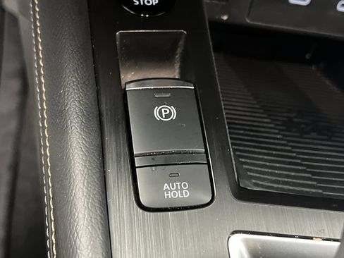 Used 2025 Nissan Kicks SV AWD/4WD image 51