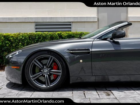 Used 2009 Aston Martin V8 Vantage Roadster RWD image 38