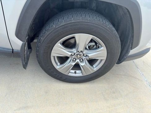 Used 2024 Toyota RAV4 XLE w/ Convenience Package FWD image 14