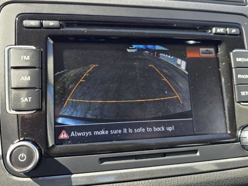 Used 2015 Volkswagen Tiguan S image 17