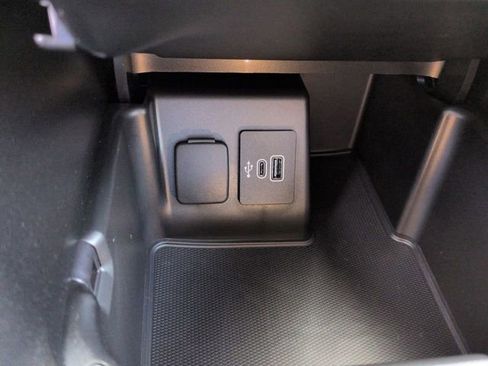 New 2025 Ford Explorer Active image 24