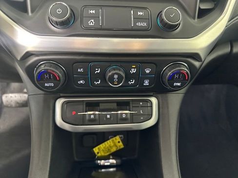 Used 2021 GMC Acadia SLE image 23