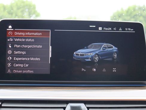 Used 2023 BMW 530e xDrive w/ Premium Package AWD/4WD image 28
