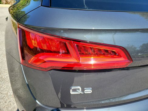 Used 2018 Audi Q5 2.0T Premium Plus w/ Premium Plus Package AWD/4WD image 10