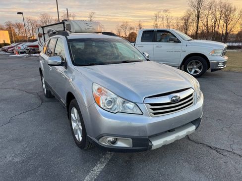 Used 2012 Subaru Outback 2.5i Limited w/ Moonroof Pkg image 9