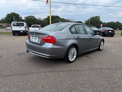 Used 2011 BMW 328i xDrive Sedan AWD/4WD image 4