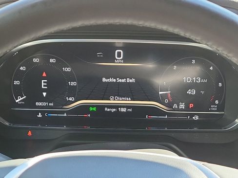 Used 2024 GMC Yukon XL SLT w/ SLT Luxury Package image 12