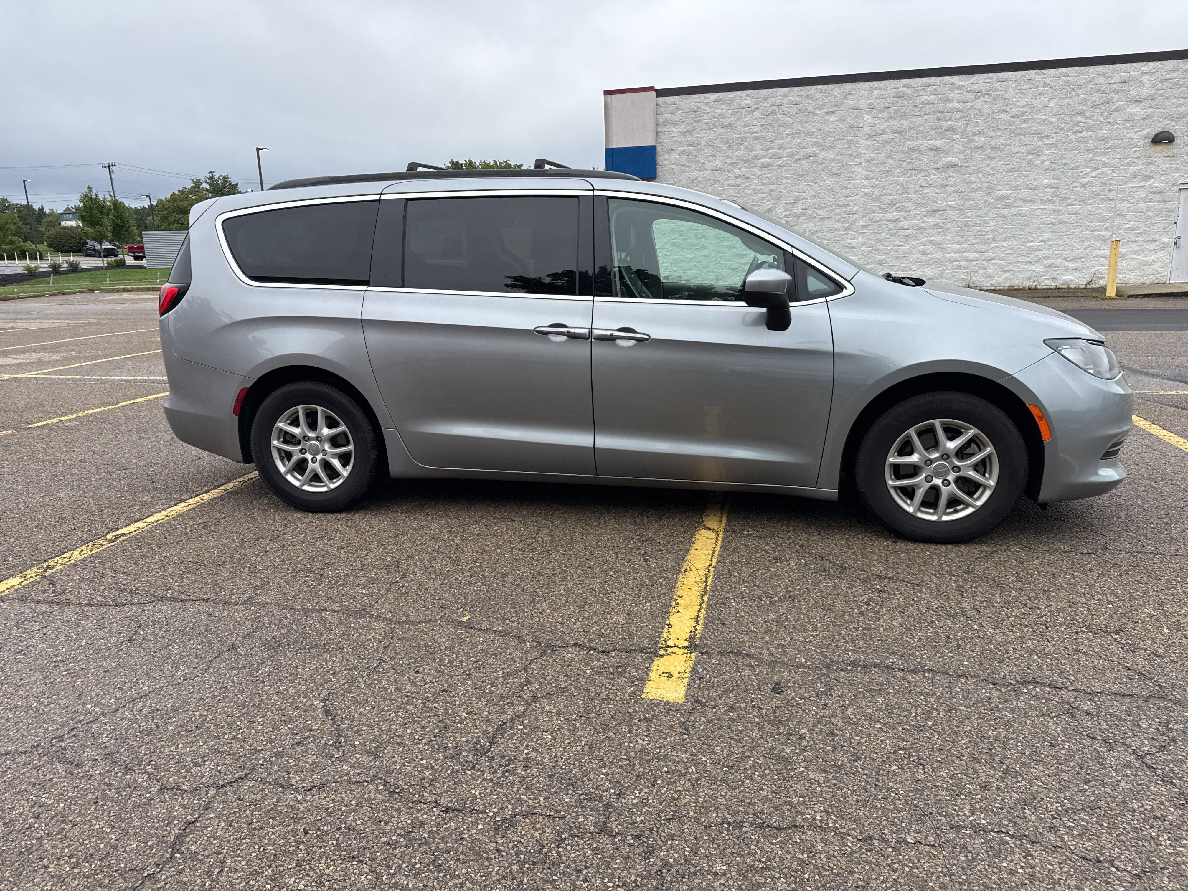 Used 2020 Chrysler Voyager Lxi FWD image 17