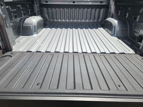 Used 2025 Chevrolet Silverado 1500 Custom RWD image 24