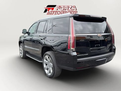 Used 2018 Cadillac Escalade Luxury RWD image 5