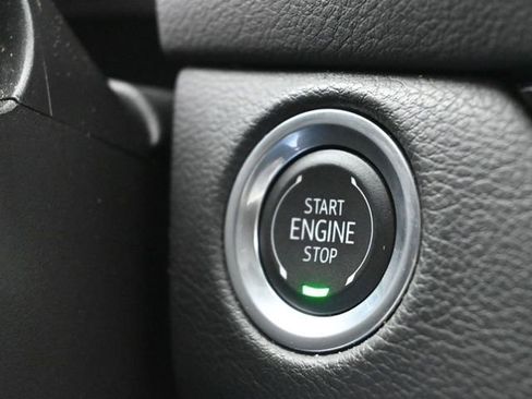 Used 2025 Cadillac XT4 Premium Luxury image 24