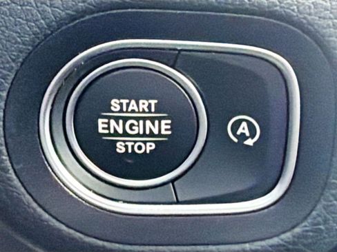 Used 2025 Mercedes-Benz GLS 450 4MATIC image 38