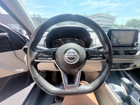 Used 2022 Nissan Altima 2.5 Platinum AWD/4WD image 14