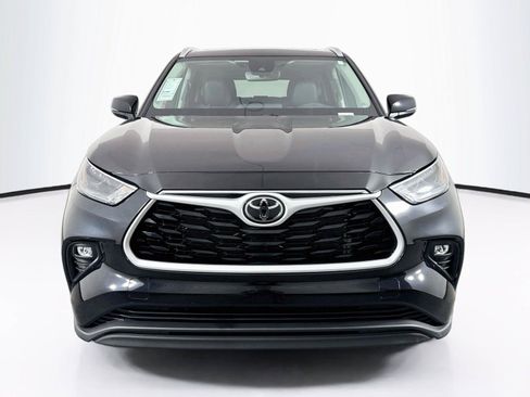 Certified 2026 Toyota Highlander XLE AWD/4WD image 9