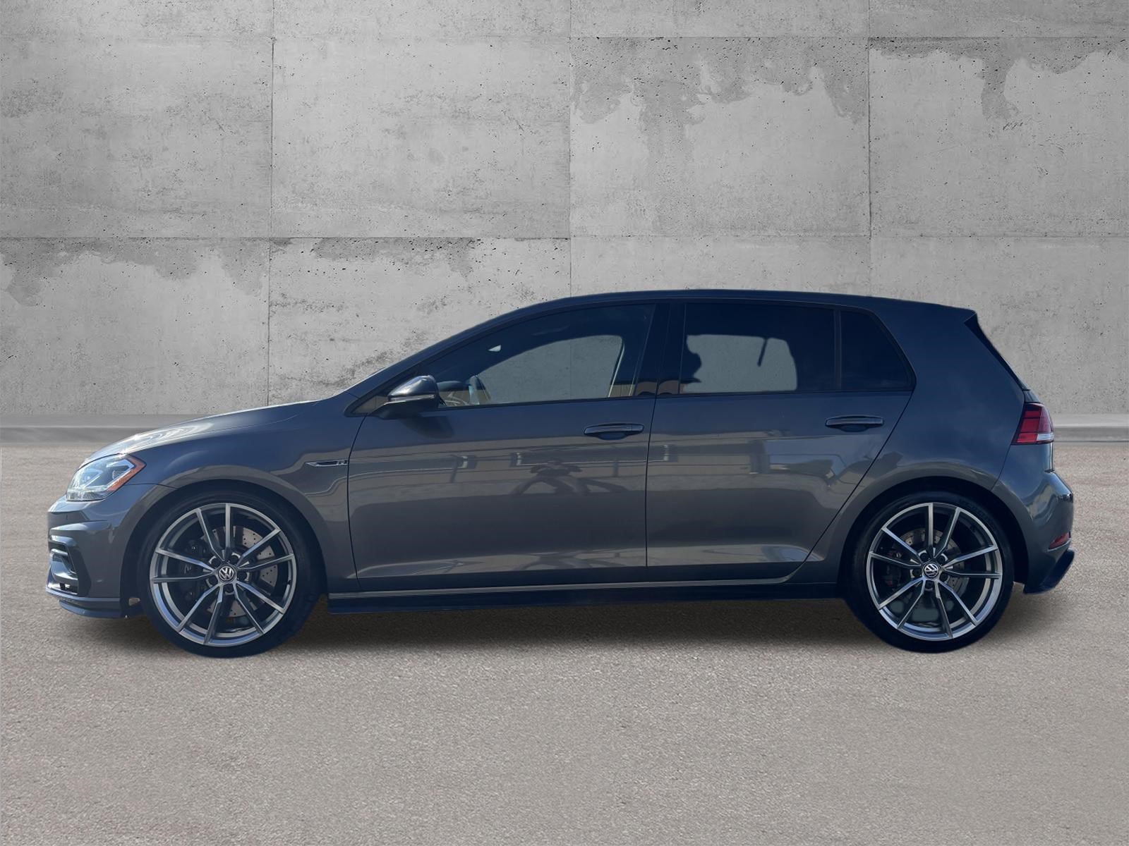 Used 2018 Volkswagen Golf R 4-Door AWD/4WD image 4