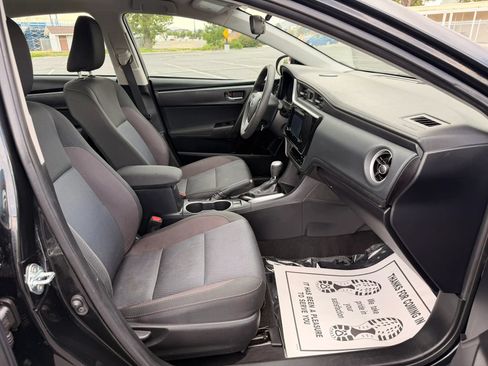 Used 2018 Toyota Corolla LE FWD image 15