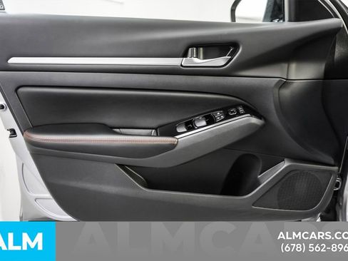 Used 2025 Nissan Altima 2.5 SR image 45