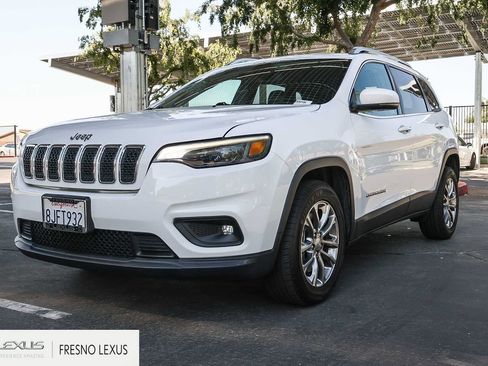 Used 2019 Jeep Cherokee Latitude Plus w/ Comfort/Convenience Group FWD image 3