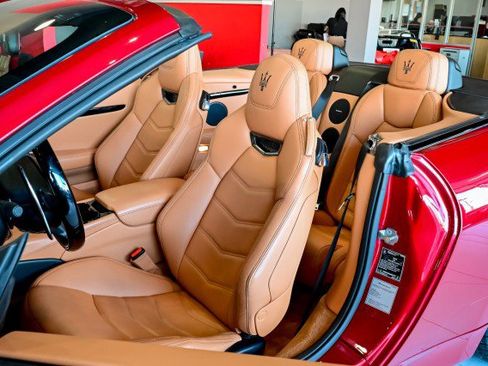 Used 2018 Maserati GranTurismo Convertible image 16