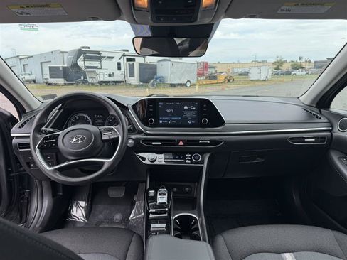 Used 2021 Hyundai Sonata SEL w/ Preferred Accessory Package FWD image 19
